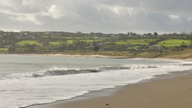 Beach at Abersoch (© Nilfanion [CC BY-SA 4.0 (https://creativecommons.org/licenses/by-sa/4.0)], via Wikimedia Commons (original photo: https://commons.wikimedia.org/wiki/File:Beach_at_Abersoch_(7296).jpg))