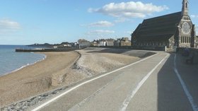 The sea-wall at Sheerness-on-Sea (© © Copyright John Baker (http://www.geograph.org.uk/profile/262850) and licensed for reuse (http://www.geograph.org.uk/reuse.php?id=3158488) under this Creative Commons Licence (https://creativecommons.org/licenses/by-sa/2.0/).)
