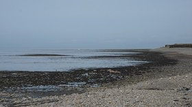 Cardigan Bay shoreline at Llanon (© © Copyright Nigel Brown (http://www.geograph.org.uk/profile/15376) and licensed for reuse (http://www.geograph.org.uk/reuse.php?id=1793551) under this Creative Commons Licence (https://creativecommons.org/licenses/by-sa/2.0/).)