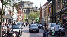 Friargate Preston on a busy weekday afternoon (© Andrew Gritt [CC BY-SA 2.0 (http://creativecommons.org/licenses/by-sa/2.0)], via Wikimedia Commons (original photo: https://commons.wikimedia.org/wiki/File:Friargate_Preston_on_a_busy_weekday_afternoon_-_geograph.org.uk_-_1710831.jpg))