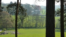 Sandybrook Hall, Ashbourne (© © Copyright Peter Barr  (https://www.geograph.org.uk/profile/28954) and licensed for reuse (http://www.geograph.org.uk/reuse.php?id=2368004) under this Creative Commons Licence (https://creativecommons.org/licenses/by-sa/2.0/).)