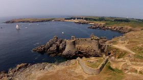In the Vendee region: Vieux_château - de l'Ile d'Yeu (Vendée, France), vu du ciel (Quadrocopter radio-commandé) (© By Sylvain Verlaine (Own work) [CC BY-SA 3.0 (http://creativecommons.org/licenses/by-sa/3.0)], via Wikimedia Commons (original photo: https://commons.wikimedia.org/wiki/File:%22Vieux_ch%C3%A2teau%22_de_l%27Ile_d%27Yeu_(Vend%C3%A9e,_France),_vu_du_ciel_(Quadrocopter_radio-command%C3%A9).jpg))