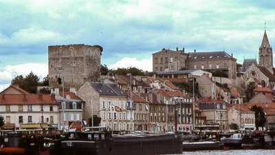 In the region - Centre historique de Conflans, Sainte Honorine, Yvelines (© By user Alexandrin (Own work) [Public domain], via Wikimedia Commons)