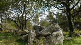 Dolmen du Riholo, Herbignac (© By Poulpy (Own work) [CC BY-SA 3.0 (http://creativecommons.org/licenses/by-sa/3.0)], via Wikimedia Commons)