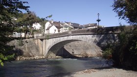 In the region: Pont de Saint-Pé-de-Bigorre (Hautes-Pyrénées) (© By Florent Pécassou (Own work) [CC BY-SA 3.0 (http://creativecommons.org/licenses/by-sa/3.0)], via Wikimedia Commons (original photo: https://commons.wikimedia.org/wiki/File:Pont_de_Saint-P%C3%A9-de-Bigorre_(Hautes-Pyr%C3%A9n%C3%A9es,_France).JPG))