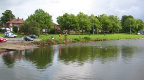 Nantwich Lake Nantwich Cheshire (© By Espresso Addict (Own work) [GFDL (http://www.gnu.org/copyleft/fdl.html) or CC BY-SA 3.0 (https://creativecommons.org/licenses/by-sa/3.0)], via Wikimedia Commons (GFDL copy: https://en.wikipedia.org/wiki/GNU_Free_Documentation_License, original photo: https://commons.wikimedia.org/wiki/File:Nantwich_Lake_Nantwich_Cheshire.jpg))