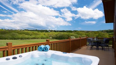 Cornwall holidays - Meadow Lakes Holiday Park, St. Austell