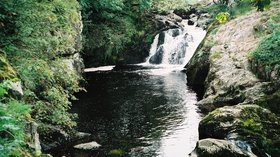 Ingleton waterfalls  (© © Copyright Peter (https://www.geograph.org.uk/profile/19276) and licensed for reuse (https://www.geograph.org.uk/reuse.php?id=631732) under this Creative Commons Licence (https://creativecommons.org/licenses/by-sa/2.0/).)