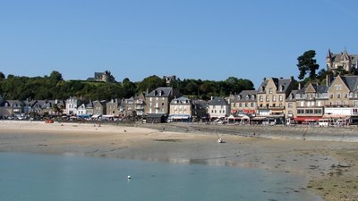 Cancale (© By H. Helmlechner (Own work) [CC BY-SA 4.0 (http://creativecommons.org/licenses/by-sa/4.0)], via Wikimedia Commons (original photo: https://commons.wikimedia.org/wiki/File:Cancale.jpg))
