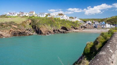Luxury lodges at Little Haven Retreat, Pembrokeshire - Luxury holiday lodges in Wales