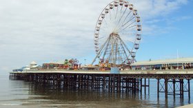 Central_pier,_Blackpool_-_DSC07070