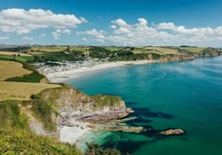Pentewan Sands Holiday Park - Beautiful coastline nearby (© Pentewan Sands Holiday Park)