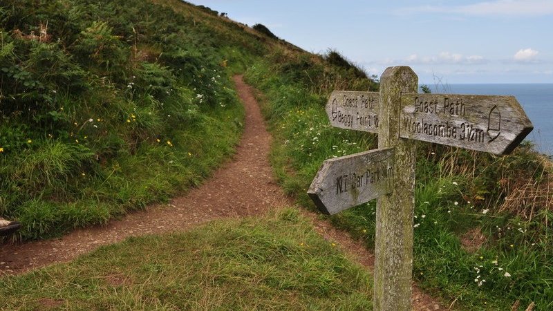 Baggy Point by Roger A Smith - Signpost for Baggy Point (© Roger A Smith (https://www.geograph.org.uk/profile/22769): Creative Commons License (https://creativecommons.org/licenses/by-sa/2.0/))