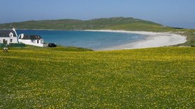 Traigh Bhi, Balephuil Bay, Isle of Tiree, The Hebrides (© © Copyright Irvine Smith (http://www.geograph.org.uk/profile/3907) and licensed for reuse (http://www.geograph.org.uk/reuse.php?id=89210) under this Creative Commons Licence (https://creativecommons.org/licenses/by-sa/2.0/).)