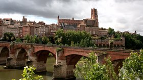 In the region - Albi in Midi-Pyrenees (© By Marion Schneider & Christoph Aistleitner --- Contact: Mediocrity (Own work) [Public domain], via Wikimedia Commons)