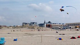Berck sur mer (© By © Pierre André [GFDL (http://www.gnu.org/copyleft/fdl.html) or CC BY-SA 4.0-3.0-2.5-2.0-1.0 (http://creativecommons.org/licenses/by-sa/4.0-3.0-2.5-2.0-1.0)], via Wikimedia Commons (GFDL copy: https://en.wikipedia.org/wiki/GNU_Free_Documentation_License, original photo: https://commons.wikimedia.org/wiki/File:2012-04-14_Berck_sur_mer_015.jpg))