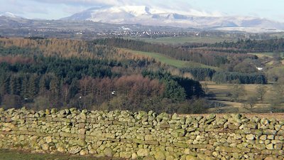 Caldbeck Fells, West of Penrith, viewed from Culgaith (© By Richard Harvey (Own work) [CC BY-SA 2.0 uk (http://creativecommons.org/licenses/by-sa/2.0/uk/deed.en)], via Wikimedia Commons (original photo: https://commons.wikimedia.org/wiki/File:Caldbeck_Fells,_West_of_Penrith,_viewed_from_Culgaith.JPG))