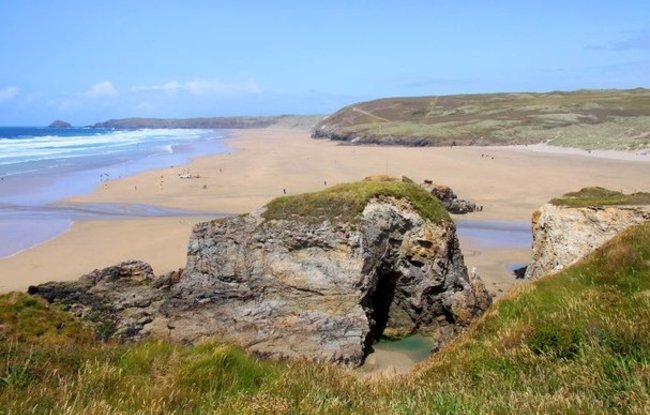 The Natural Arches on Perran Beach  (© © Copyright Steve Daniels (https://www.geograph.org.uk/profile/35305) and licensed for reuse (https://www.geograph.org.uk/reuse.php?id=2589576) under this Creative Commons Licence (https://creativecommons.org/licenses/by-sa/2.0/).)