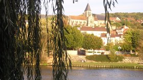 Triel-sur-Seine - panorama (© Corine REZEL [CC BY-SA 3.0 (http://creativecommons.org/licenses/by-sa/3.0)], via Wikimedia Commons (original photo: https://commons.wikimedia.org/wiki/File:Triel-sur-Seine,_France_-_panoramio.jpg))