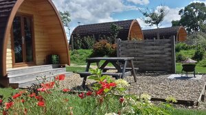 Cotswold Glamping Pods & Safari Lodges at Village Farm, Notgrove