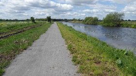 Sheffield and South Yorkshire Navigation Stainforth and Keadby canal  (© © Copyright Steve Fareham (https://www.geograph.org.uk/profile/15341) and licensed for reuse (https://www.geograph.org.uk/reuse.php?id=4965522) under this Creative Commons Licence (https://creativecommons.org/licenses/by-sa/2.0/).)