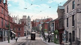Bridge Street Stockport postcard (© By JV (Family album) [Public domain or Public domain], via Wikimedia Commons)