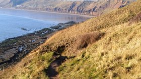Footpath off The Brigg  (© © Copyright N Chadwick (https://www.geograph.org.uk/profile/3101) and licensed for reuse (http://www.geograph.org.uk/reuse.php?id=5400764) under this Creative Commons Licence (https://creativecommons.org/licenses/by-sa/2.0/).)