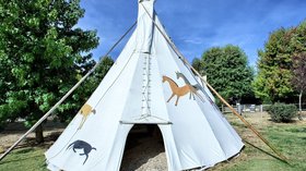 Wild west-themed campsite in France - Stay in a tipi at Le Village Western