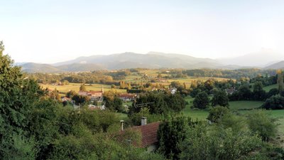 In the region: Pano of Ganties Haute Garonne, France from balcony (© By Nickj (Own work) [CC BY-SA 3.0 (http://creativecommons.org/licenses/by-sa/3.0) or GFDL (http://www.gnu.org/copyleft/fdl.html)], via Wikimedia Commons (GFDL copy: https://en.wikipedia.org/wiki/GNU_Free_Documentation_License, original photo: https://commons.wikimedia.org/wiki/File:Pano-of-Ganties-Haute-Garonne-France-from-balcony.jpg))