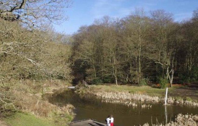 Lake on Loughton Brook  (© © Copyright Glyn Baker (https://www.geograph.org.uk/profile/1601) and licensed for reuse (http://www.geograph.org.uk/reuse.php?id=3324828) under this Creative Commons Licence (https://creativecommons.org/licenses/by-sa/2.0/).)