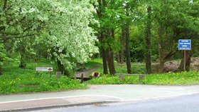 Woodland Walk, Plumer Road  (© © Copyright Oliver Dixon (https://www.geograph.org.uk/profile/3462) and licensed for reuse (http://www.geograph.org.uk/reuse.php?id=171883) under this Creative Commons Licence (https://creativecommons.org/licenses/by-sa/2.0/).)