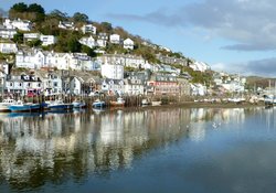 West Looe (© By DeFacto (Own work) [CC BY-SA 4.0 (http://creativecommons.org/licenses/by-sa/4.0)], via Wikimedia Commons (original photo: https://commons.wikimedia.org/wiki/File:West_Looe.jpg))