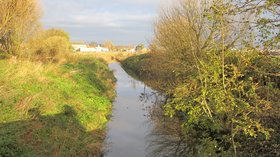 Fine Jane's Brook from Scarisbrick New Road, Southport (© By Rept0n1x [CC BY-SA 3.0  (https://creativecommons.org/licenses/by-sa/3.0)], from Wikimedia Commons (original photo: https://commons.wikimedia.org/wiki/File:Fine_Jane%27s_Brook_from_Scarisbrick_New_Road,_Southport_(3).JPG))