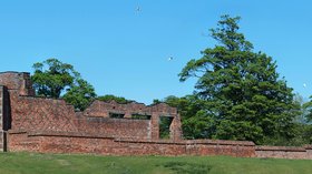 In the region: Bradgate House panorama (© By NotFromUtrecht (Own work) [CC BY-SA 3.0 (http://creativecommons.org/licenses/by-sa/3.0)], via Wikimedia Commons (original photo: https://commons.wikimedia.org/wiki/File:Bradgate_House_panorama.jpg))