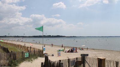 Beach in Pont-Mahé (© By Mairie d'Assérac (Own work) [CC BY-SA 4.0 (http://creativecommons.org/licenses/by-sa/4.0)], via Wikimedia Commons (original photo: https://commons.wikimedia.org/wiki/File:Plage_de_Pont-Mah%C3%A9.jpg))