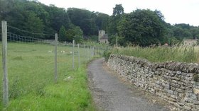 Path to St Mary the Virgin, Ebberston  (© © Copyright JThomas (https://www.geograph.org.uk/profile/35313) and licensed for reuse (http://www.geograph.org.uk/reuse.php?id=1989618) under this Creative Commons Licence (https://creativecommons.org/licenses/by-sa/2.0/).)