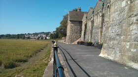 Promenade grange over sands (© By Victuallers (Own work) [CC BY-SA 3.0 (http://creativecommons.org/licenses/by-sa/3.0)], via Wikimedia Commons (original photo: https://commons.wikimedia.org/wiki/File:Promenade_grange_over_sands.jpg))