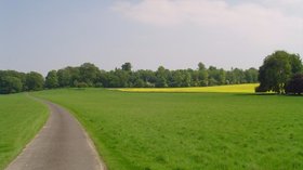 Charborough Park, near Wimborne Dorset (© © Copyright John Hope (http://www.geograph.org.uk/profile/4448) and licensed for reuse (http://www.geograph.org.uk/reuse.php?id=103426) under this Creative Commons Licence (https://creativecommons.org/licenses/by-sa/2.0/))