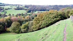 Cown Edge Way footpath  (© © Copyright Stephen Burton (https://www.geograph.org.uk/profile/446) and licensed for reuse (http://www.geograph.org.uk/reuse.php?id=1519454) under this Creative Commons Licence (https://creativecommons.org/licenses/by-sa/2.0/).)