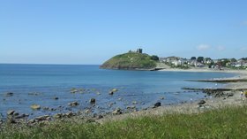 Criccieth beach (© By James@hopgrove at English Wikipedia [Public domain], via Wikimedia Commons)