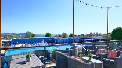 Terrace_PoolView