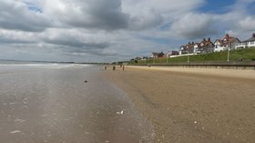 South Sands, Bridlington  (© © Copyright Graham Robson (https://www.geograph.org.uk/profile/8664) and licensed for reuse (http://www.geograph.org.uk/reuse.php?id=5456045) under this Creative Commons Licence (https://creativecommons.org/licenses/by-sa/2.0/).)