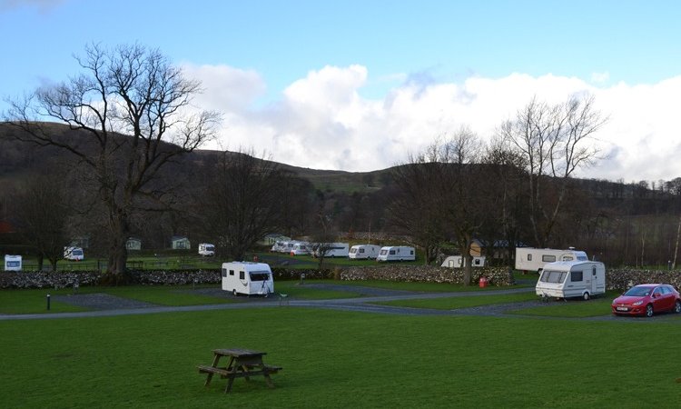 Picture of Langcliffe Park (© Claudia Dowell)