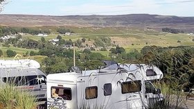 Belle Vue Farm Touring Caravan Site - Small touring caravan site in Durham
