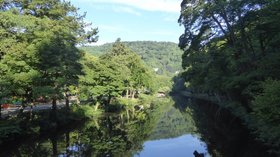 River Derwent from New Bridge, Matlock Bath  (© © Copyright David Smith (https://www.geograph.org.uk/profile/708) and licensed for reuse (https://www.geograph.org.uk/reuse.php?id=5561753) under this Creative Commons Licence (https://creativecommons.org/licenses/by-sa/2.0/).)