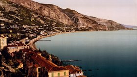In the region: Menton, Cote d'Azur (© By …trialsanderrors (Menton, Cote d'Azur, France, ca. 1889) [CC BY 2.0 (http://creativecommons.org/licenses/by/2.0)], via Wikimedia Commons (original photo: https://commons.wikimedia.org/wiki/File:Flickr_-_%E2%80%A6trialsanderrors_-_Menton,_Cote_d'Azur,_France,_ca._1889.jpg))
