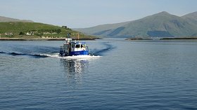 The Lismore ferry arriving at Port Appin jetty close to the caravan park (© © Copyright Walter Baxter (https://www.geograph.org.uk/profile/6638) and licensed for reuse (http://www.geograph.org.uk/reuse.php?id=1342570) under this Creative Commons Licence (https://creativecommons.org/licenses/by-sa/2.0/))