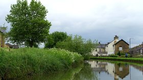Leeds and Liverpool Canal - Skipton (© By Daderot [CC0], from Wikimedia Commons)