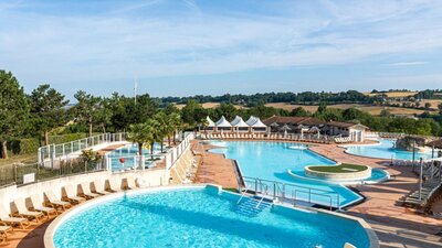 Holiday park in France with a water park - Le Lac des 3 Vallées campsite in France