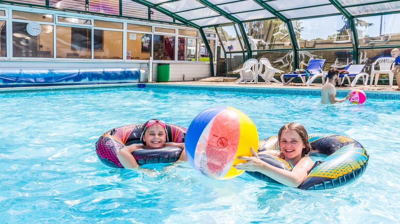 Andrewshayes Pool Time - Free access to the swimming pool at Andrewshayes Holiday Park (© Andrewshayes Holiday Park)